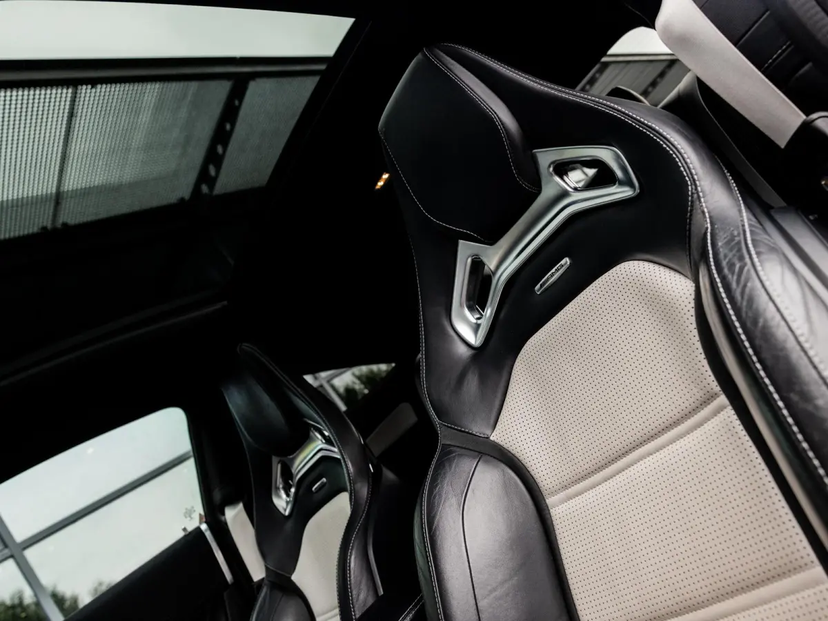 AMG 63 S | KERAMISCH | BURMESTER | AMG PERFORMANCE UITLAAT | PANORAMA/SCHUIF-KANTELDAK | AMG PERFORMANCE STOELEN | AMG DRIVERS PACKAGE |
