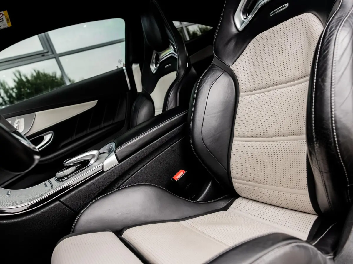 AMG 63 S | KERAMISCH | BURMESTER | AMG PERFORMANCE UITLAAT | PANORAMA/SCHUIF-KANTELDAK | AMG PERFORMANCE STOELEN | AMG DRIVERS PACKAGE |