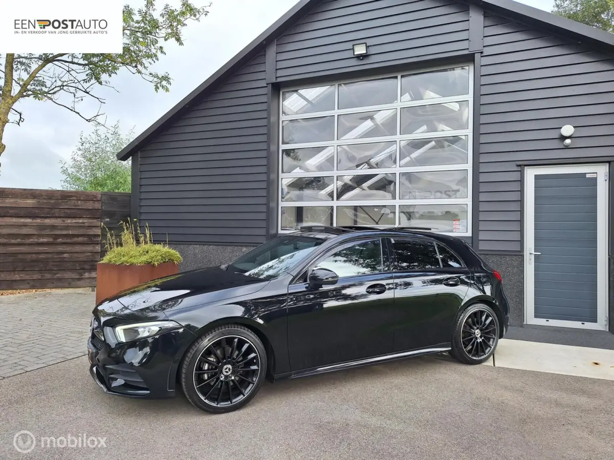 200 AMG Line NL-Auto ! BTW-Auto ! Panoramadak, 19" LM-velgen, Cruise-Control, Climate-Control, Led, Verwarmde voorstoelen.