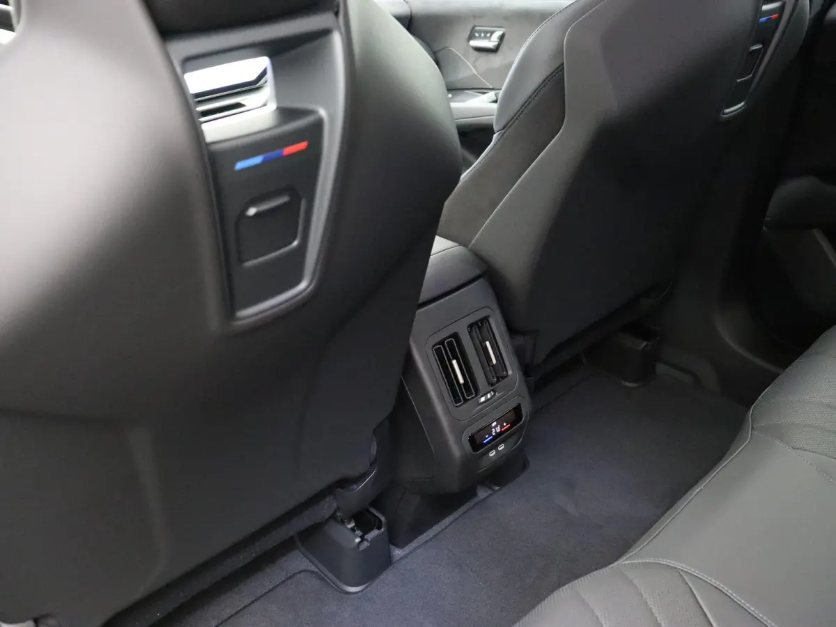 40 eDrive M Sportpakket Pro | SoH 100% | Innovation Pack | Panoramadak | Driving Assistant Plus | Harman Kardon | 20''