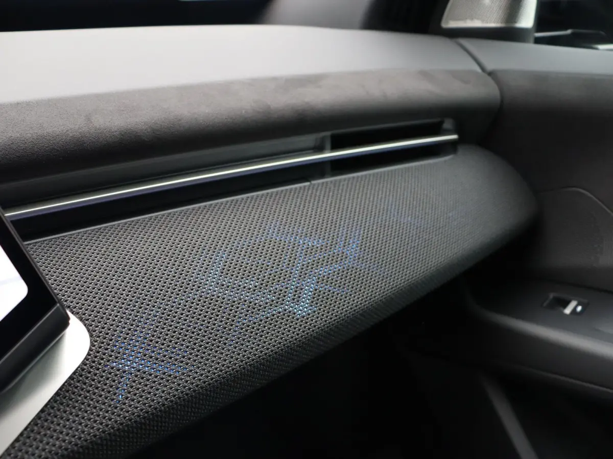 40 eDrive M Sportpakket Pro | SoH 100% | Innovation Pack | Panoramadak | Driving Assistant Plus | Harman Kardon | 20''