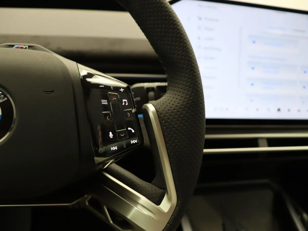 40 eDrive M Sportpakket Pro | SoH 100% | Innovation Pack | Panoramadak | Driving Assistant Plus | Harman Kardon | 20''