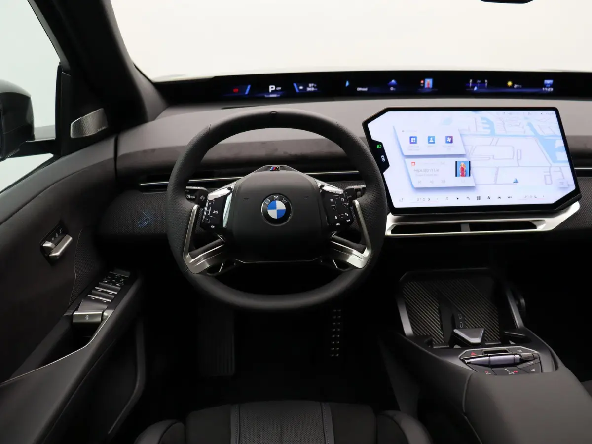 40 eDrive M Sportpakket Pro | SoH 100% | Innovation Pack | Panoramadak | Driving Assistant Plus | Harman Kardon | 20''