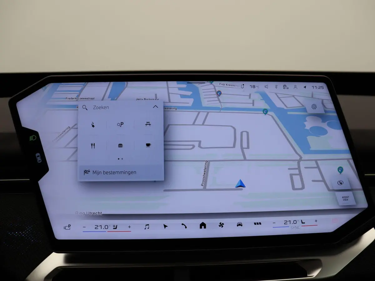 40 eDrive M Sportpakket Pro | SoH 100% | Innovation Pack | Panoramadak | Driving Assistant Plus | Harman Kardon | 20''