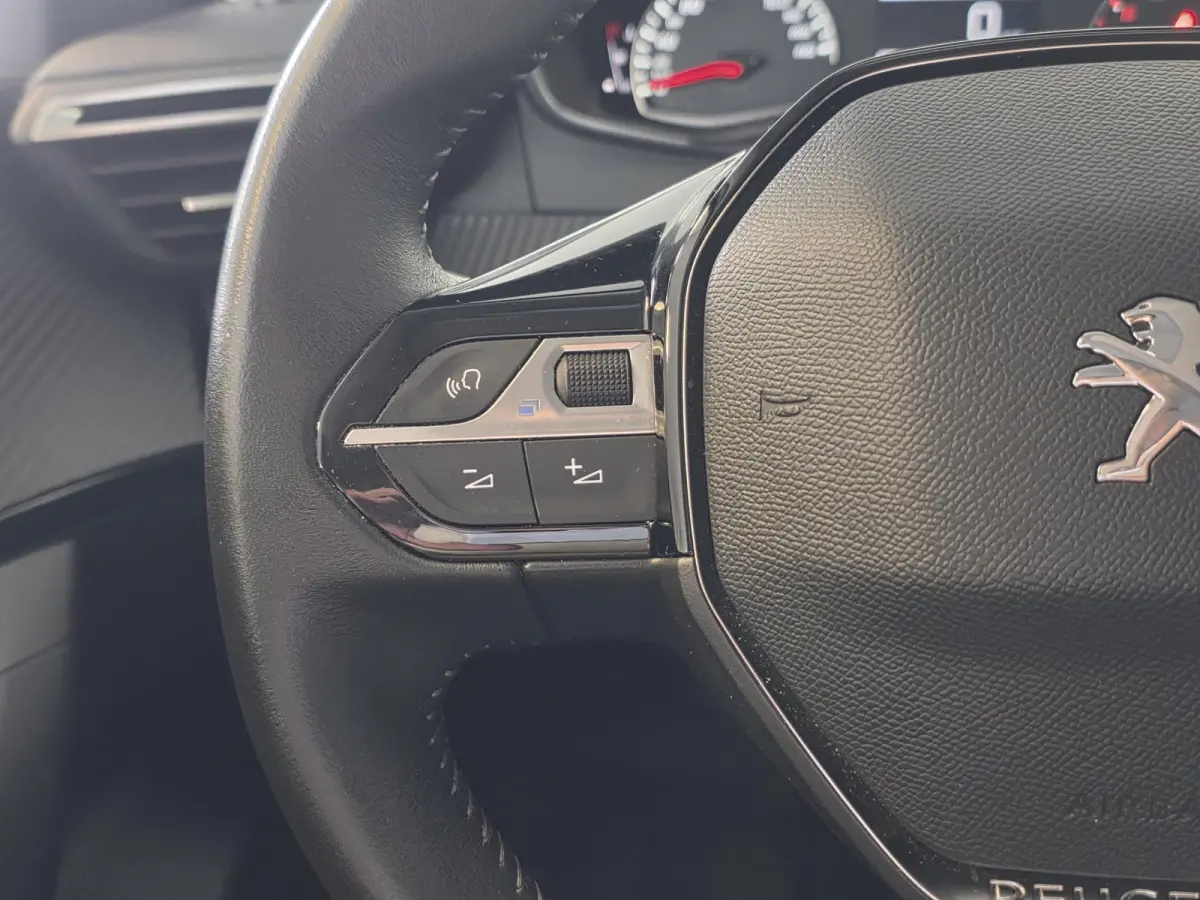 1.2 PureTech Allure Pack | Climate Control | Cruise Control | Apple Carplay & Android Auto