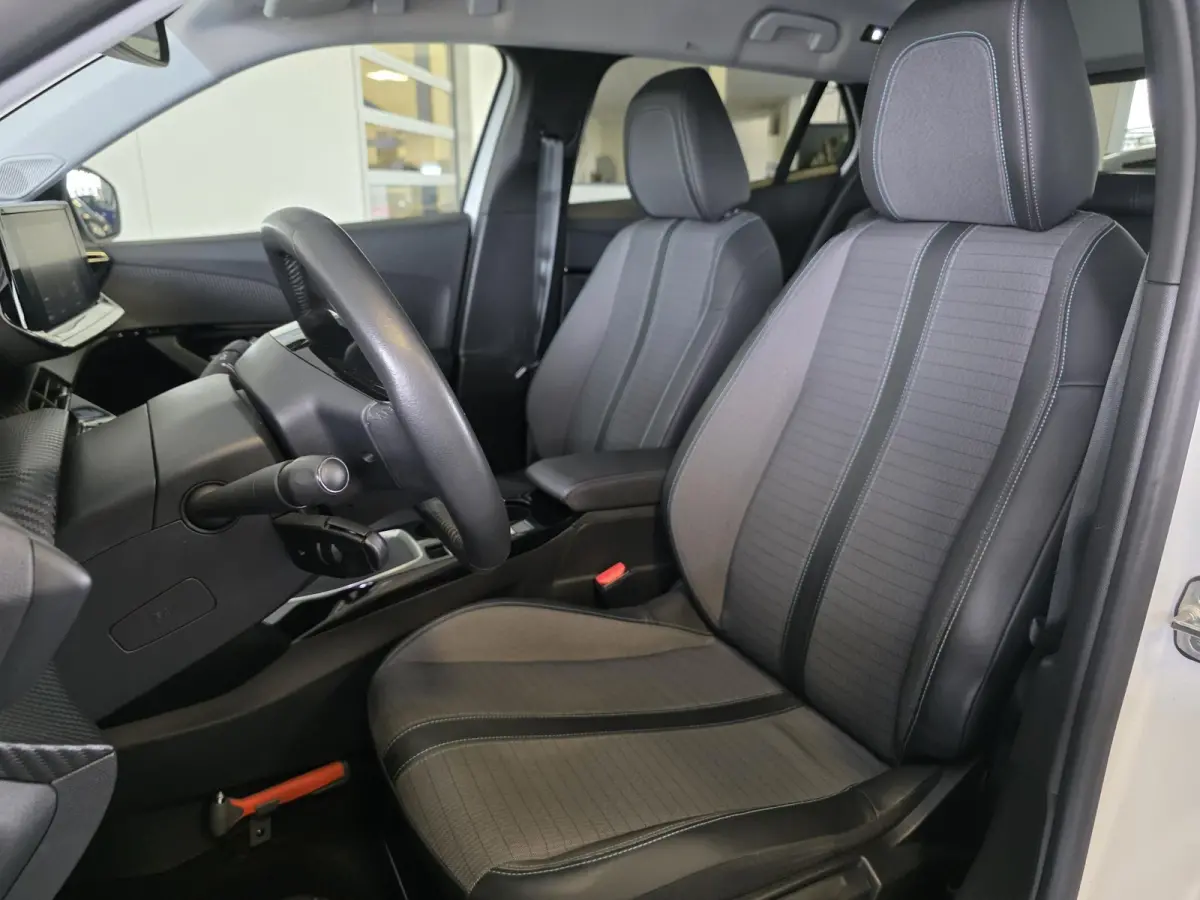 1.2 PureTech Allure Pack | Climate Control | Cruise Control | Apple Carplay & Android Auto