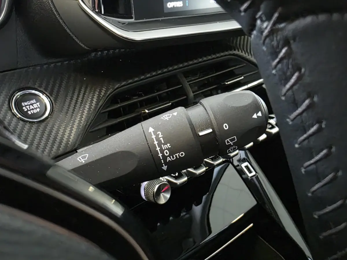 1.2 PureTech Allure Pack | Climate Control | Cruise Control | Apple Carplay & Android Auto