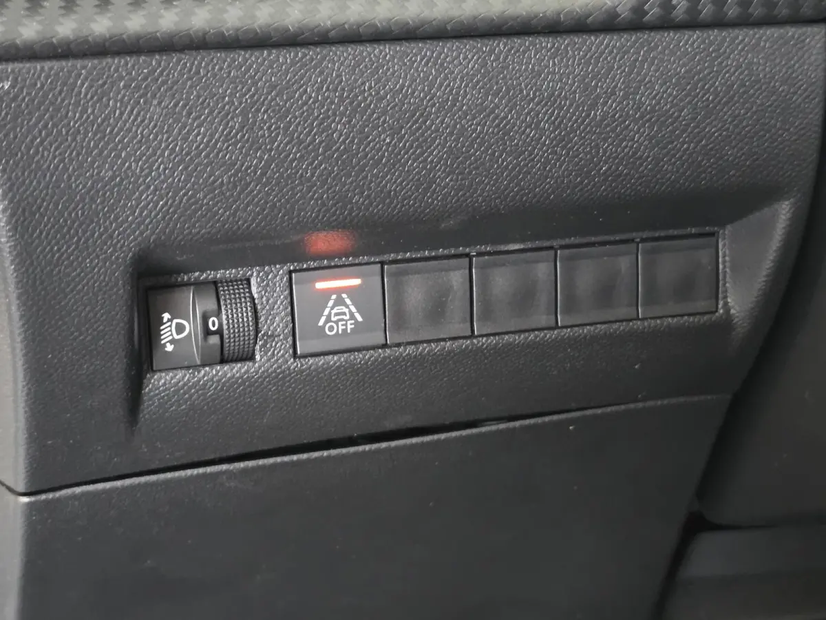 1.2 PureTech Allure Pack | Climate Control | Cruise Control | Apple Carplay & Android Auto