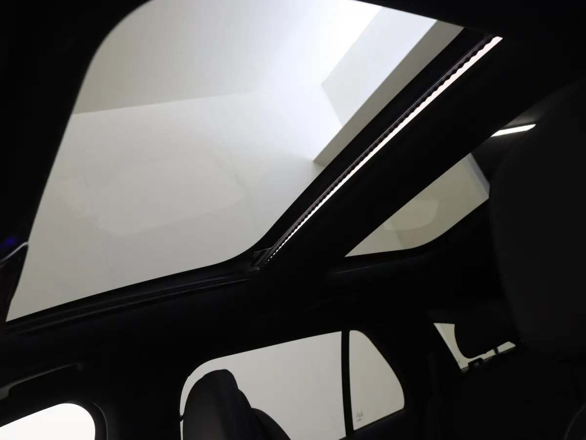 300 e Sport Edition / Premium/ Night/ 20 inch/ Rijassistentiepakket Plus/ SUPERSCREEN/ Burmester 4D/ El. Trekhaak
