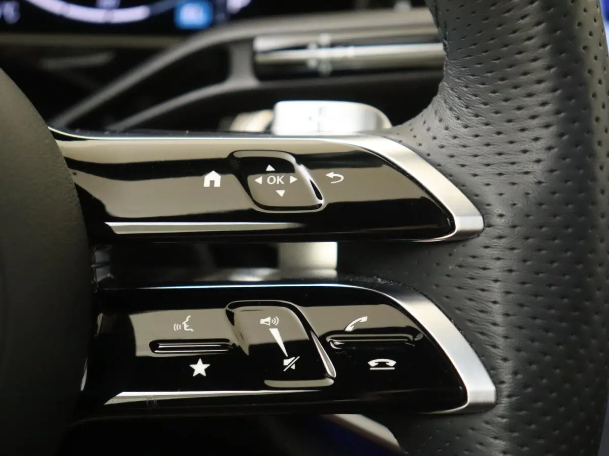 300 e Sport Edition / Premium/ Night/ 20 inch/ Rijassistentiepakket Plus/ SUPERSCREEN/ Burmester 4D/ El. Trekhaak