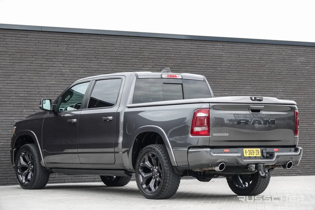 1500 5.7 Hemi V8 401Pk 4x4 Crew Cab | Laramie | Luchtvering | Panoramadak | Trekhaak | 22''