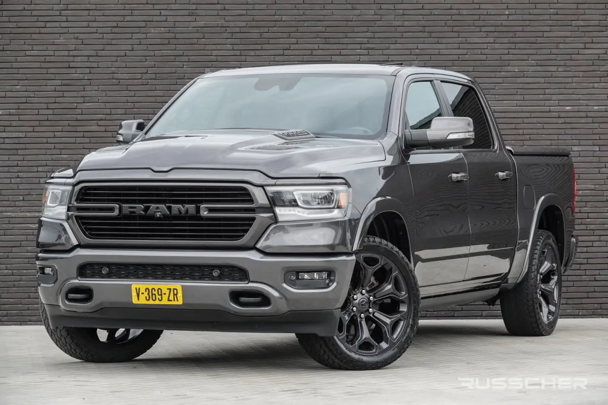 1500 5.7 Hemi V8 401Pk 4x4 Crew Cab | Laramie | Luchtvering | Panoramadak | Trekhaak | 22''