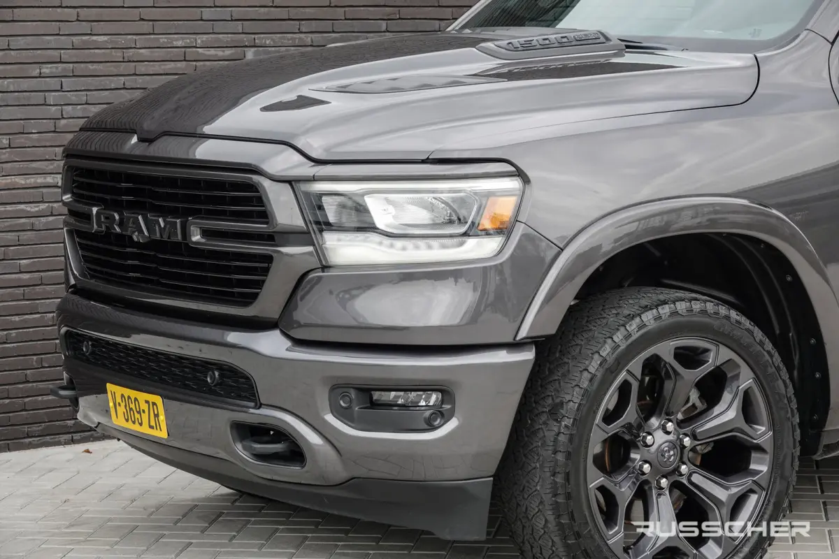 1500 5.7 Hemi V8 401Pk 4x4 Crew Cab | Laramie | Luchtvering | Panoramadak | Trekhaak | 22''