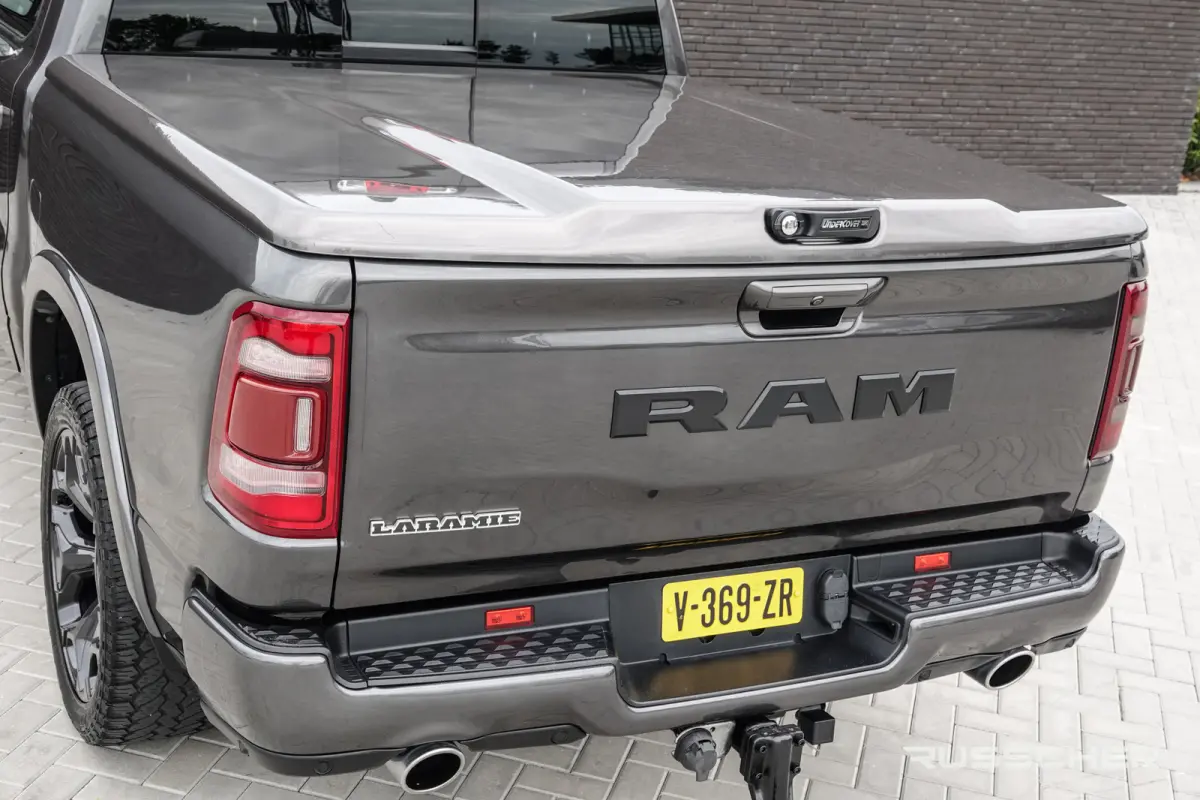 1500 5.7 Hemi V8 401Pk 4x4 Crew Cab | Laramie | Luchtvering | Panoramadak | Trekhaak | 22''