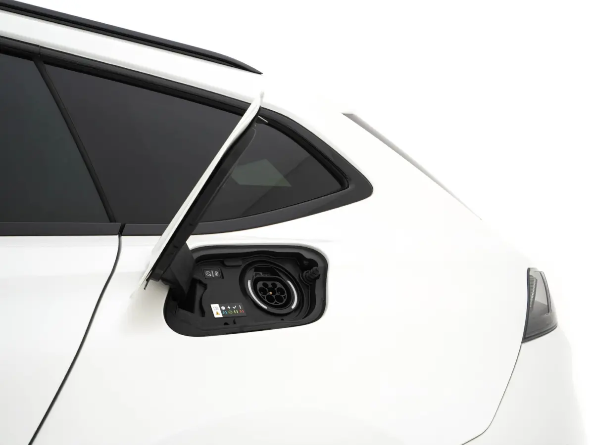 1.6 HYbrid GT-Line Pack Business (Plug-in) {SoH-100%} (INCL-BTW) Aut. *PANO | LEATHER-MICROFIBRE | FOCAL®-AUDIO | FULL-LED | CRUISE-ADAPT. | BLINDSPOT | DAB | DIGI-COCKPIT | HEATED-SPORTSEA