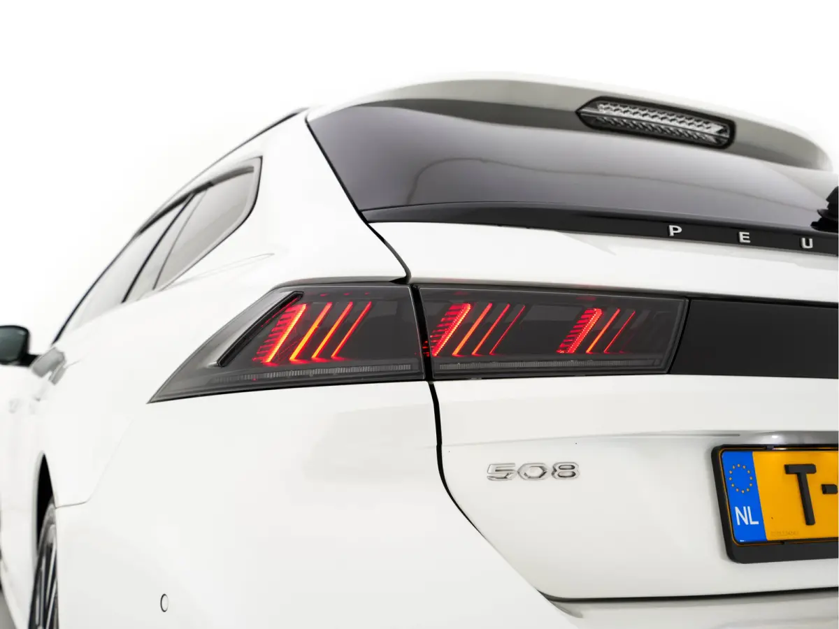 1.6 HYbrid GT-Line Pack Business (Plug-in) {SoH-100%} (INCL-BTW) Aut. *PANO | LEATHER-MICROFIBRE | FOCAL®-AUDIO | FULL-LED | CRUISE-ADAPT. | BLINDSPOT | DAB | DIGI-COCKPIT | HEATED-SPORTSEA