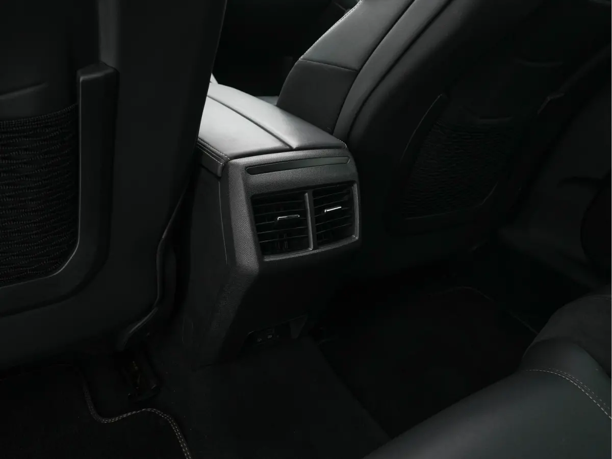 1.6 HYbrid GT-Line Pack Business (Plug-in) {SoH-100%} (INCL-BTW) Aut. *PANO | LEATHER-MICROFIBRE | FOCAL®-AUDIO | FULL-LED | CRUISE-ADAPT. | BLINDSPOT | DAB | DIGI-COCKPIT | HEATED-SPORTSEA