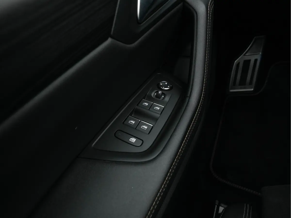 1.6 HYbrid GT-Line Pack Business (Plug-in) {SoH-100%} (INCL-BTW) Aut. *PANO | LEATHER-MICROFIBRE | FOCAL®-AUDIO | FULL-LED | CRUISE-ADAPT. | BLINDSPOT | DAB | DIGI-COCKPIT | HEATED-SPORTSEA