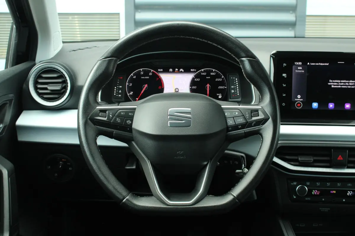 1.0 EcoTSI 95pk Style Business Connect | Navigatie | Apple CarPlay/ Android Auto | Stoelverwarming | Digitaal Cockpit | Cruise Control | Parkeersensoren Voor/ Achter