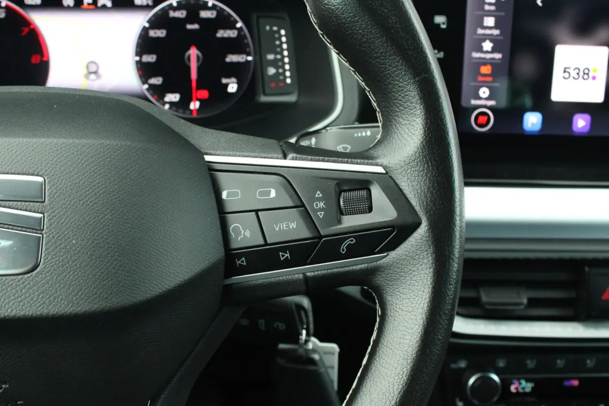 1.0 EcoTSI 95pk Style Business Connect | Navigatie | Apple CarPlay/ Android Auto | Stoelverwarming | Digitaal Cockpit | Cruise Control | Parkeersensoren Voor/ Achter