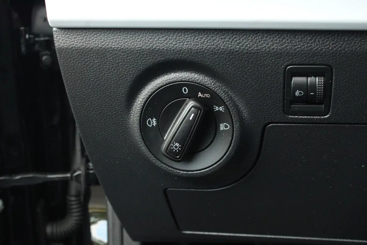 1.0 EcoTSI 95pk Style Business Connect | Navigatie | Apple CarPlay/ Android Auto | Stoelverwarming | Digitaal Cockpit | Cruise Control | Parkeersensoren Voor/ Achter