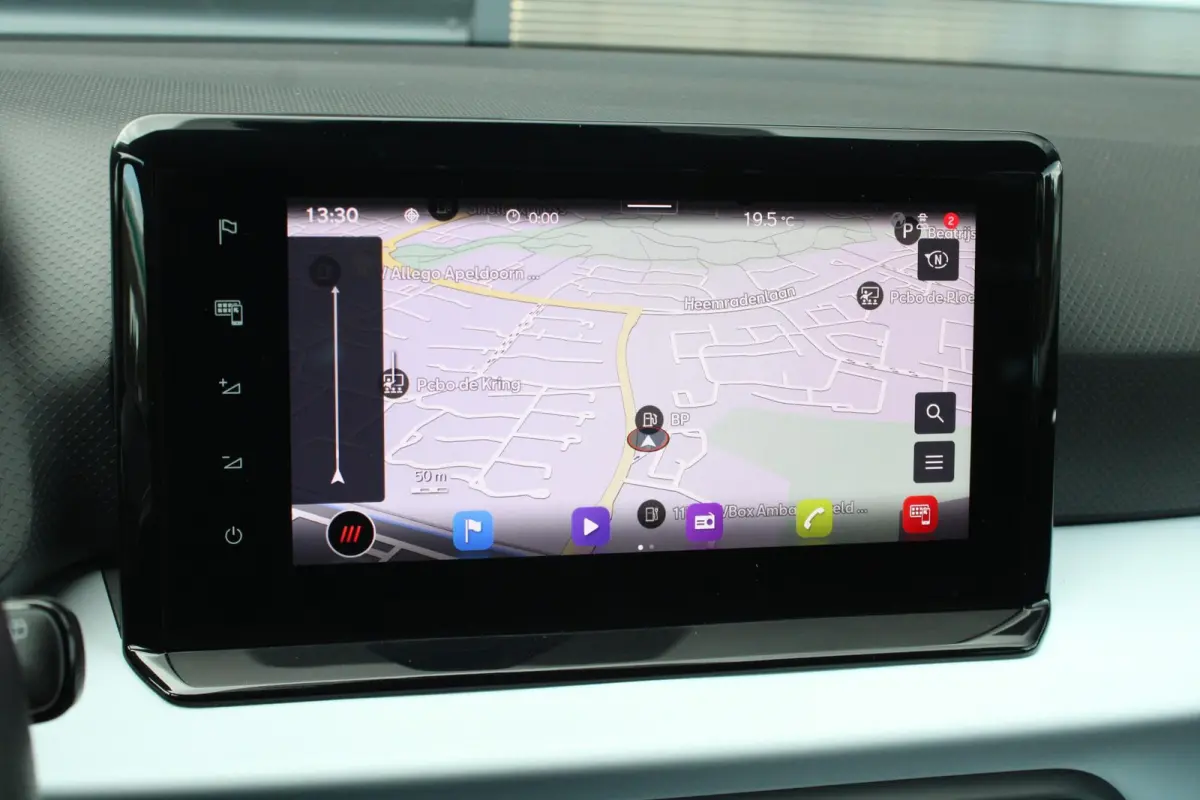 1.0 EcoTSI 95pk Style Business Connect | Navigatie | Apple CarPlay/ Android Auto | Stoelverwarming | Digitaal Cockpit | Cruise Control | Parkeersensoren Voor/ Achter