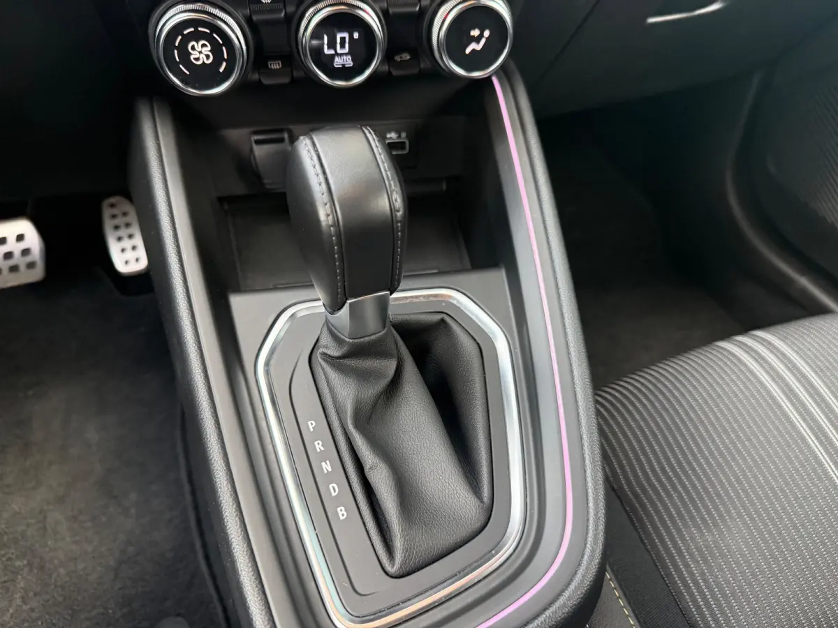 1.6 E-Tech Hybrid 145 Engineered - Automaat - Navi - Climate - Org.NL