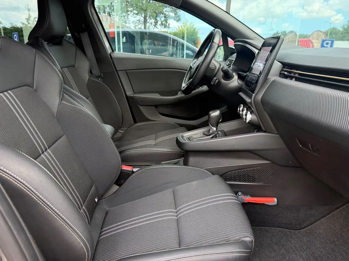 1.6 E-Tech Hybrid 145 Engineered - Automaat - Navi - Climate - Org.NL