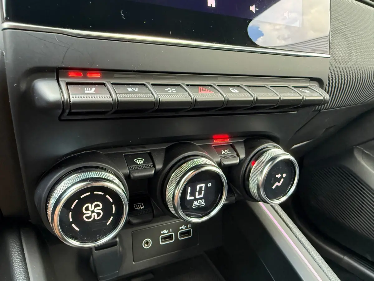 1.6 E-Tech Hybrid 145 Engineered - Automaat - Navi - Climate - Org.NL