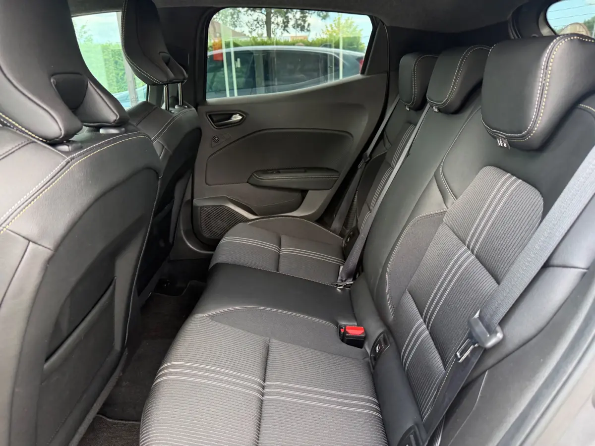 1.6 E-Tech Hybrid 145 Engineered - Automaat - Navi - Climate - Org.NL