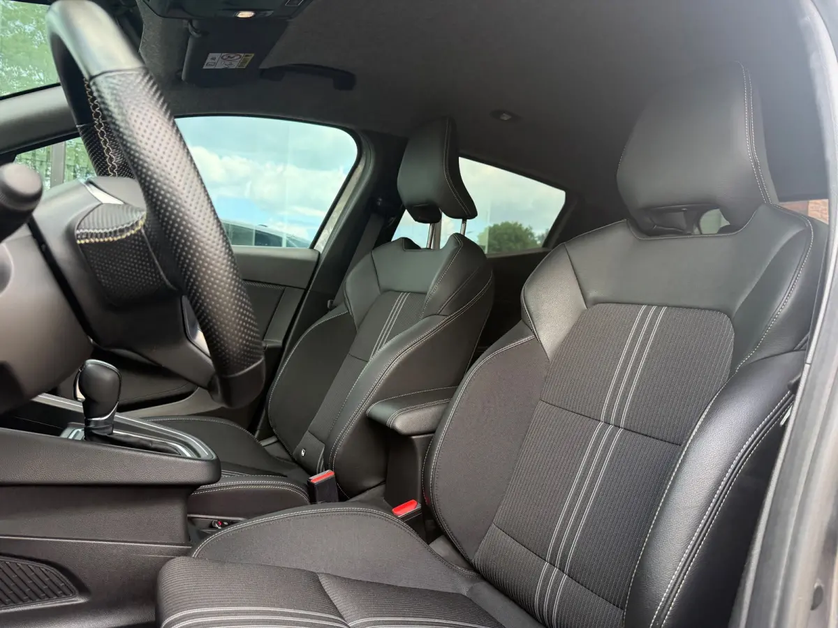 1.6 E-Tech Hybrid 145 Engineered - Automaat - Navi - Climate - Org.NL