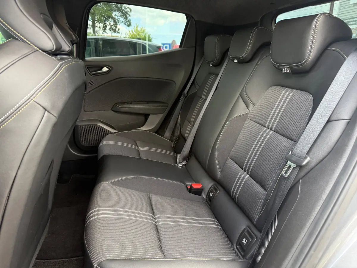 1.6 E-Tech Hybrid 145 Engineered - Automaat - Navi - Climate - Org.NL