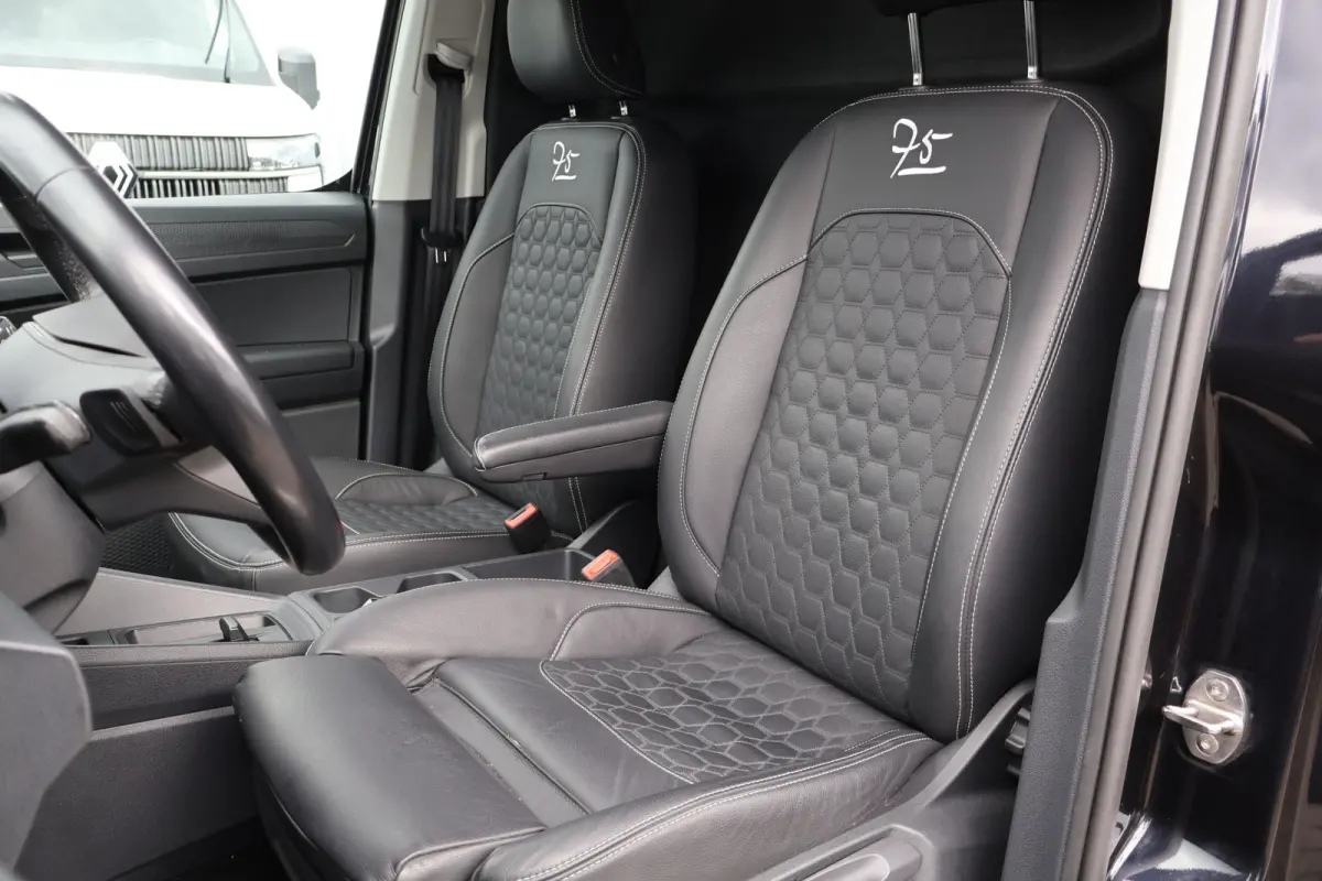 2.0 TDI Automaat 75th Edition Leer Led Navigatie Camera