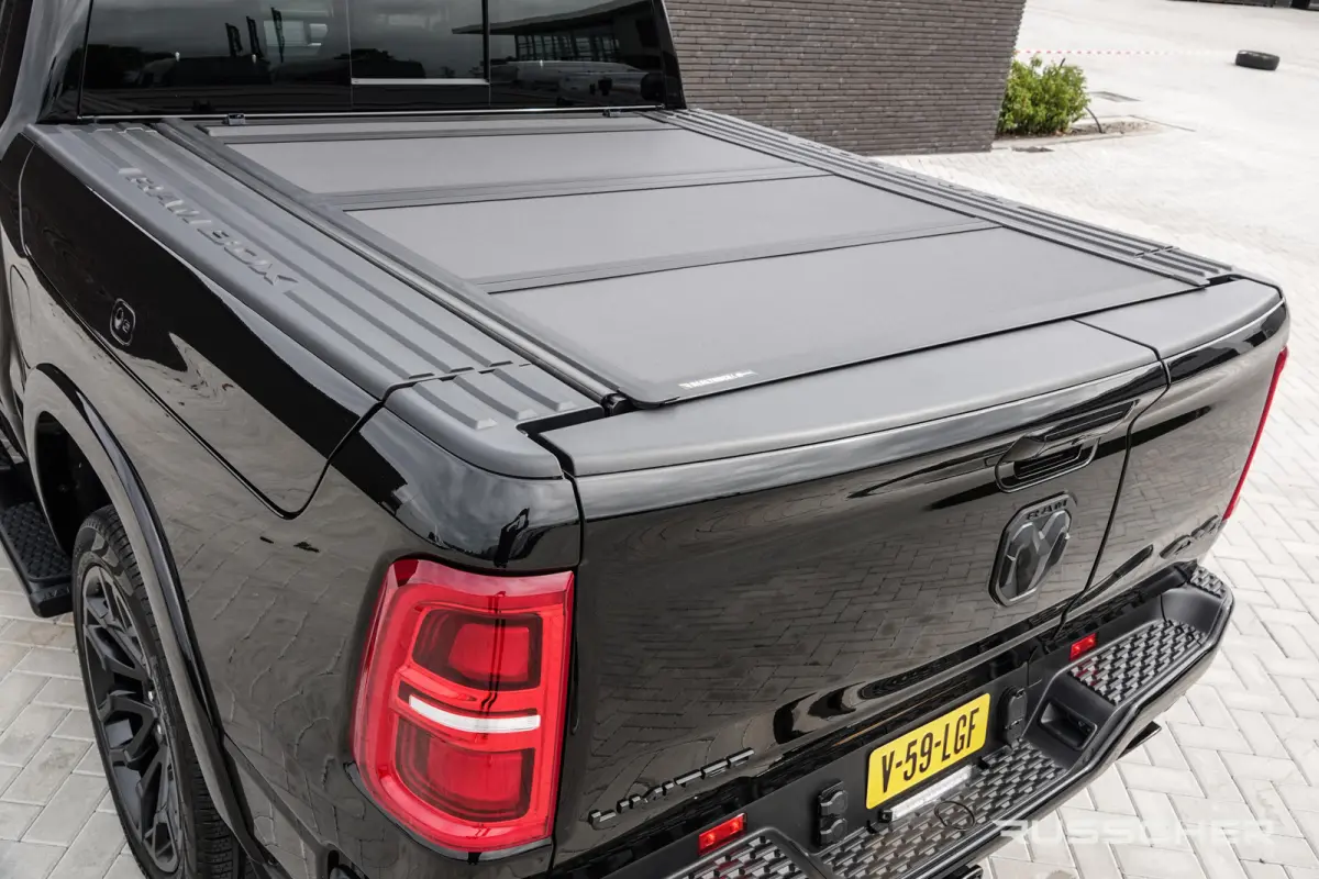 1500 3.0L 548Pk Limited Night | H.O. SST | 4x4 Crew Cab | Luchtvering | Panoramadak | Trekhaak | 22''