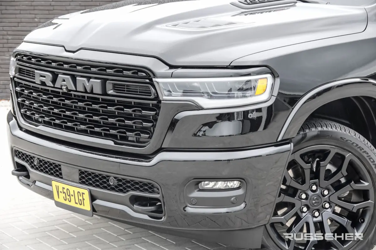 1500 3.0L 548Pk Limited Night | H.O. SST | 4x4 Crew Cab | Luchtvering | Panoramadak | Trekhaak | 22''