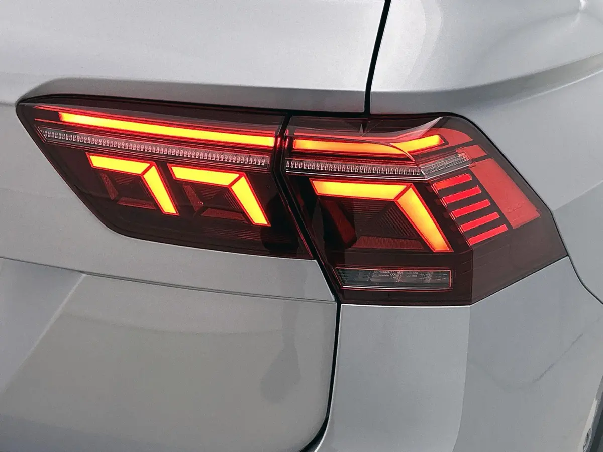 1.5 TSI R-Line Business+ 7p. | 150 PK | Automaat | Black Style | 7-Zitter | Panorama Schuif/Kantel Dak | Harman/Kardon Geluidsysteem | Head-Up Display | Digital Cockpit PRO | Digital Cockpit