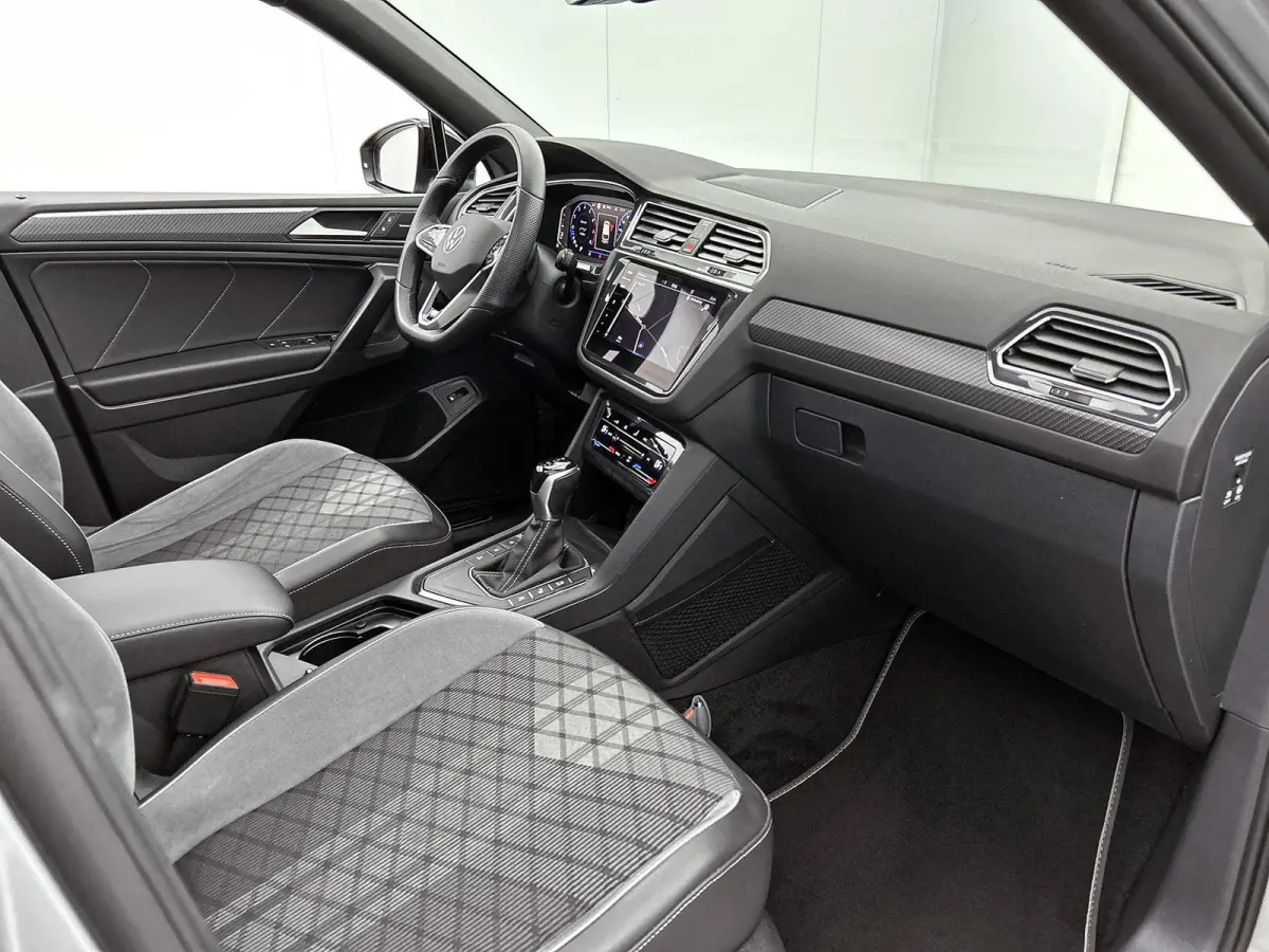 1.5 TSI R-Line Business+ 7p. | 150 PK | Automaat | Black Style | 7-Zitter | Panorama Schuif/Kantel Dak | Harman/Kardon Geluidsysteem | Head-Up Display | Digital Cockpit PRO | Digital Cockpit