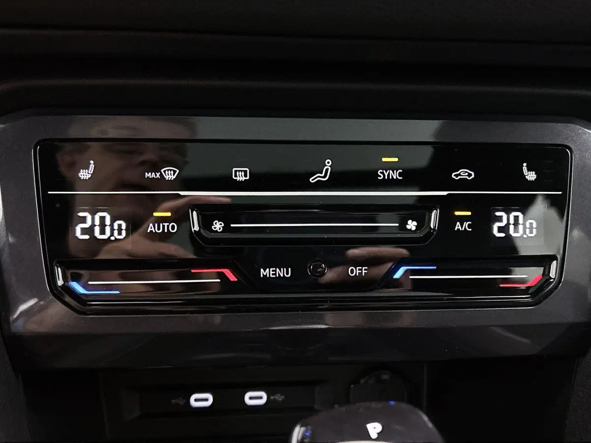 1.5 TSI R-Line Business+ 7p. | 150 PK | Automaat | Black Style | 7-Zitter | Panorama Schuif/Kantel Dak | Harman/Kardon Geluidsysteem | Head-Up Display | Digital Cockpit PRO | Digital Cockpit