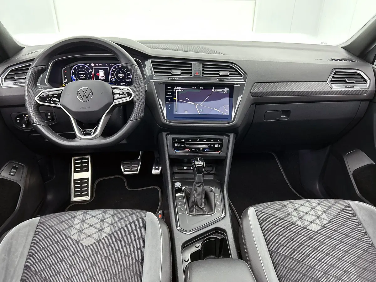 1.5 TSI R-Line Business+ 7p. | 150 PK | Automaat | Black Style | 7-Zitter | Panorama Schuif/Kantel Dak | Harman/Kardon Geluidsysteem | Head-Up Display | Digital Cockpit PRO | Digital Cockpit