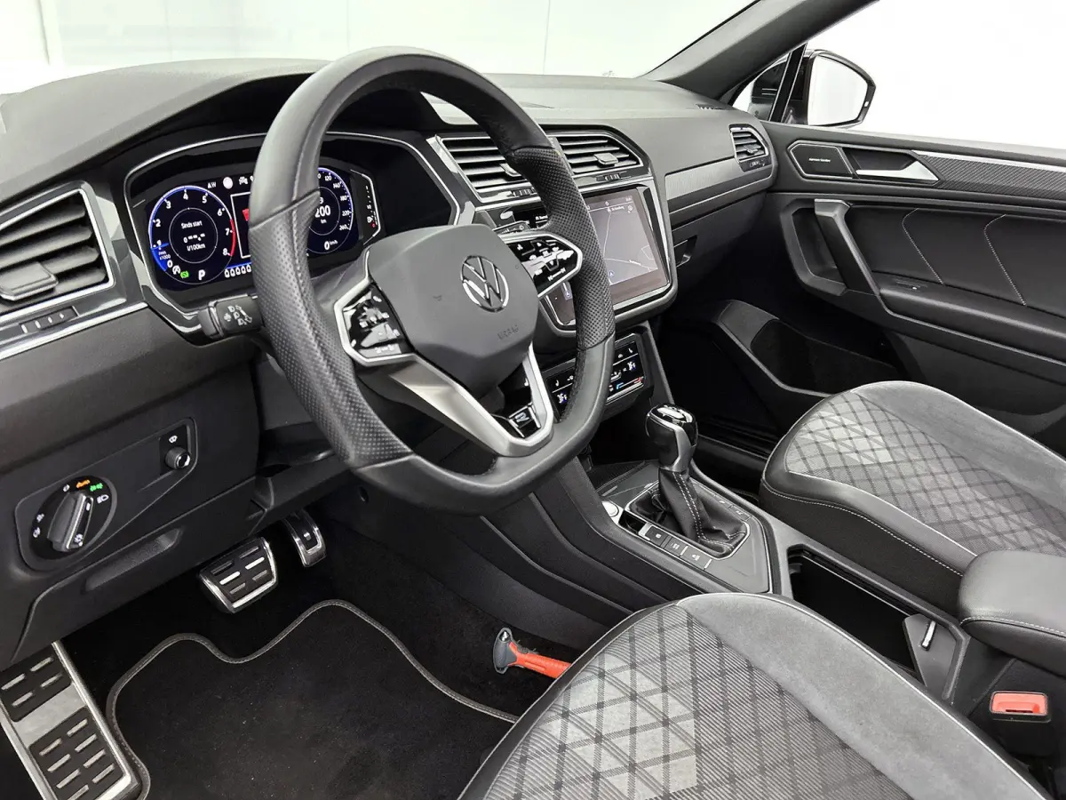 1.5 TSI R-Line Business+ 7p. | 150 PK | Automaat | Black Style | 7-Zitter | Panorama Schuif/Kantel Dak | Harman/Kardon Geluidsysteem | Head-Up Display | Digital Cockpit PRO | Digital Cockpit