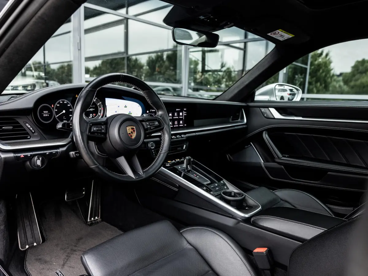 3.8 Turbo S | BURMESTER | STOELVENTILATIE | LIFTSYSTEEM | NL GELEVERD | DEALER ONDERHOUDEN | KERAMISCH | ACHTERASBESTURING | PVT + | PDLS + | 18-WEG STOELEN | SPORTUITLAATSYSTEEM EXC-OPTIK |