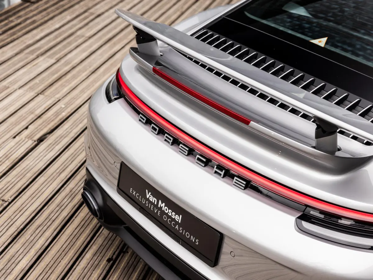 3.8 Turbo S | BURMESTER | STOELVENTILATIE | LIFTSYSTEEM | NL GELEVERD | DEALER ONDERHOUDEN | KERAMISCH | ACHTERASBESTURING | PVT + | PDLS + | 18-WEG STOELEN | SPORTUITLAATSYSTEEM EXC-OPTIK |