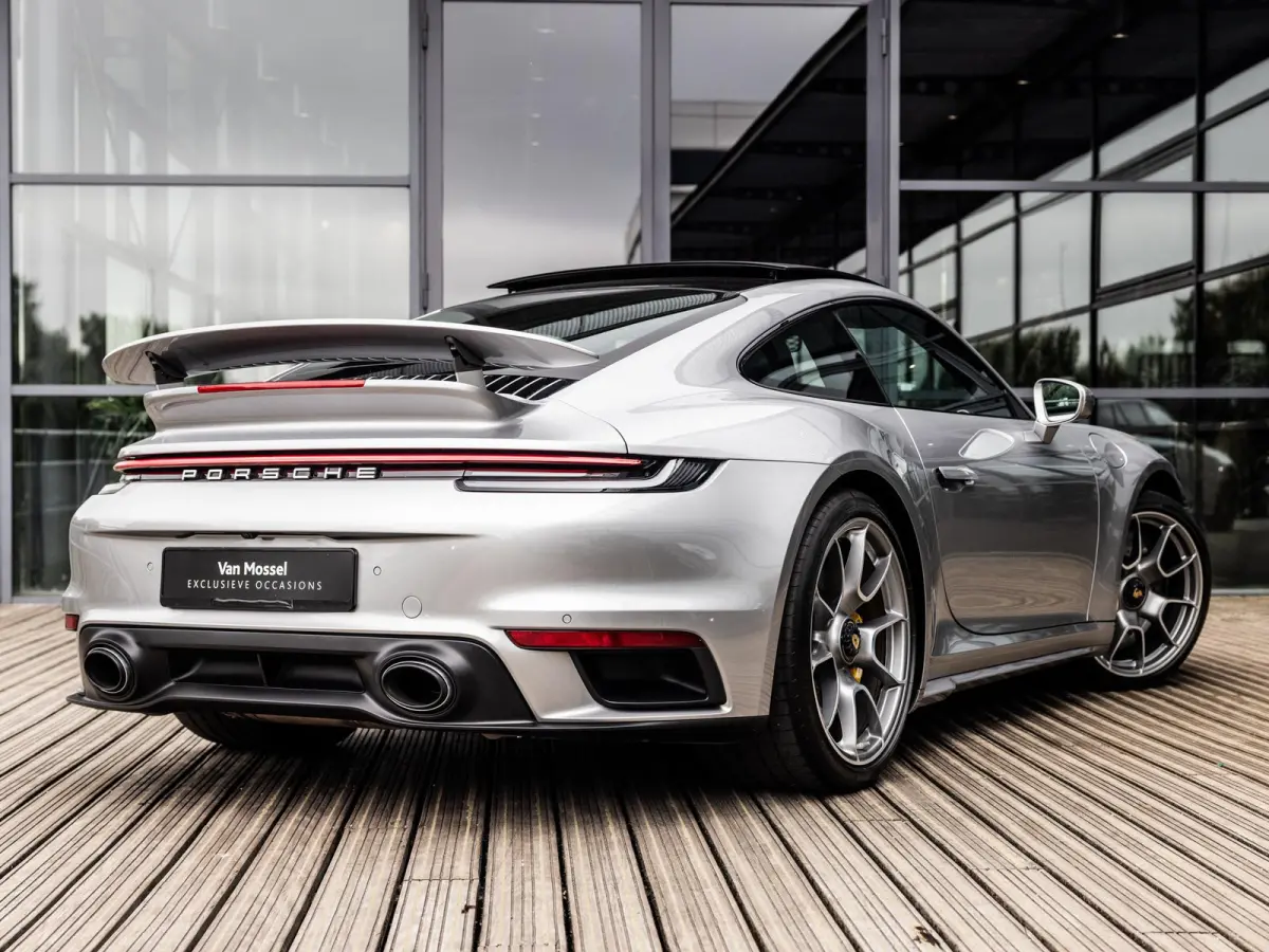 3.8 Turbo S | BURMESTER | STOELVENTILATIE | LIFTSYSTEEM | NL GELEVERD | DEALER ONDERHOUDEN | KERAMISCH | ACHTERASBESTURING | PVT + | PDLS + | 18-WEG STOELEN | SPORTUITLAATSYSTEEM EXC-OPTIK |