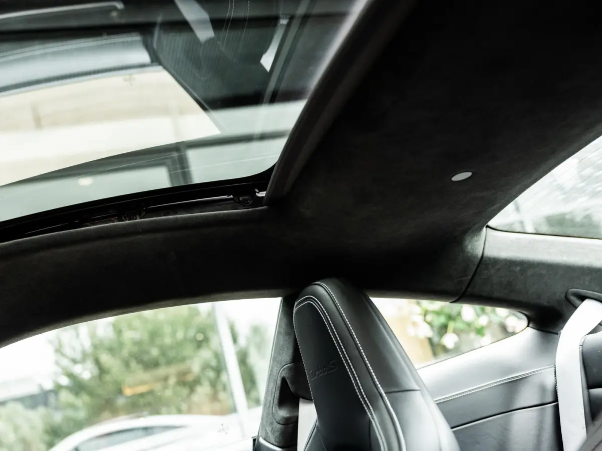 3.8 Turbo S | BURMESTER | STOELVENTILATIE | LIFTSYSTEEM | NL GELEVERD | DEALER ONDERHOUDEN | KERAMISCH | ACHTERASBESTURING | PVT + | PDLS + | 18-WEG STOELEN | SPORTUITLAATSYSTEEM EXC-OPTIK |