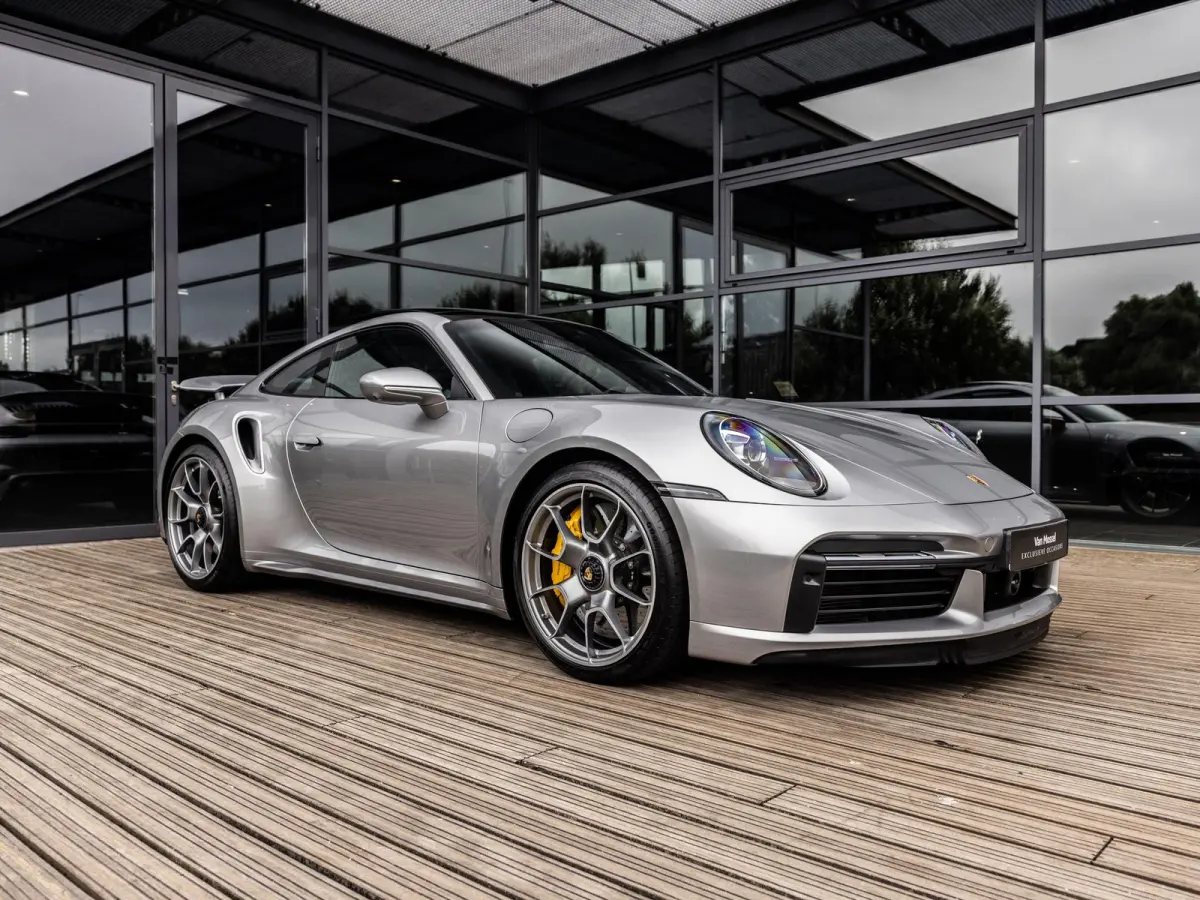 3.8 Turbo S | BURMESTER | STOELVENTILATIE | LIFTSYSTEEM | NL GELEVERD | DEALER ONDERHOUDEN | KERAMISCH | ACHTERASBESTURING | PVT + | PDLS + | 18-WEG STOELEN | SPORTUITLAATSYSTEEM EXC-OPTIK |