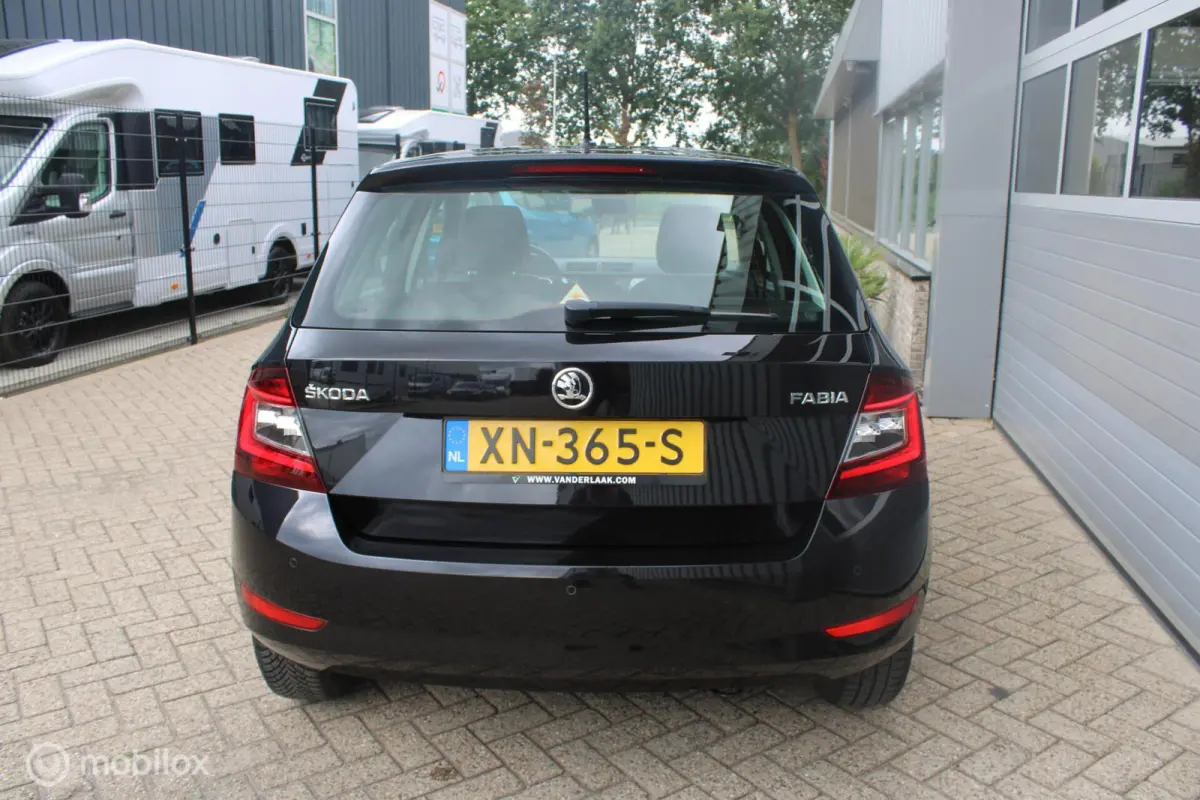 1.0 TSI Ambition | 1e Eigenaar | NL Auto | Airco | Cruise control |Apple Carplay/Android Auto | Navigatie.