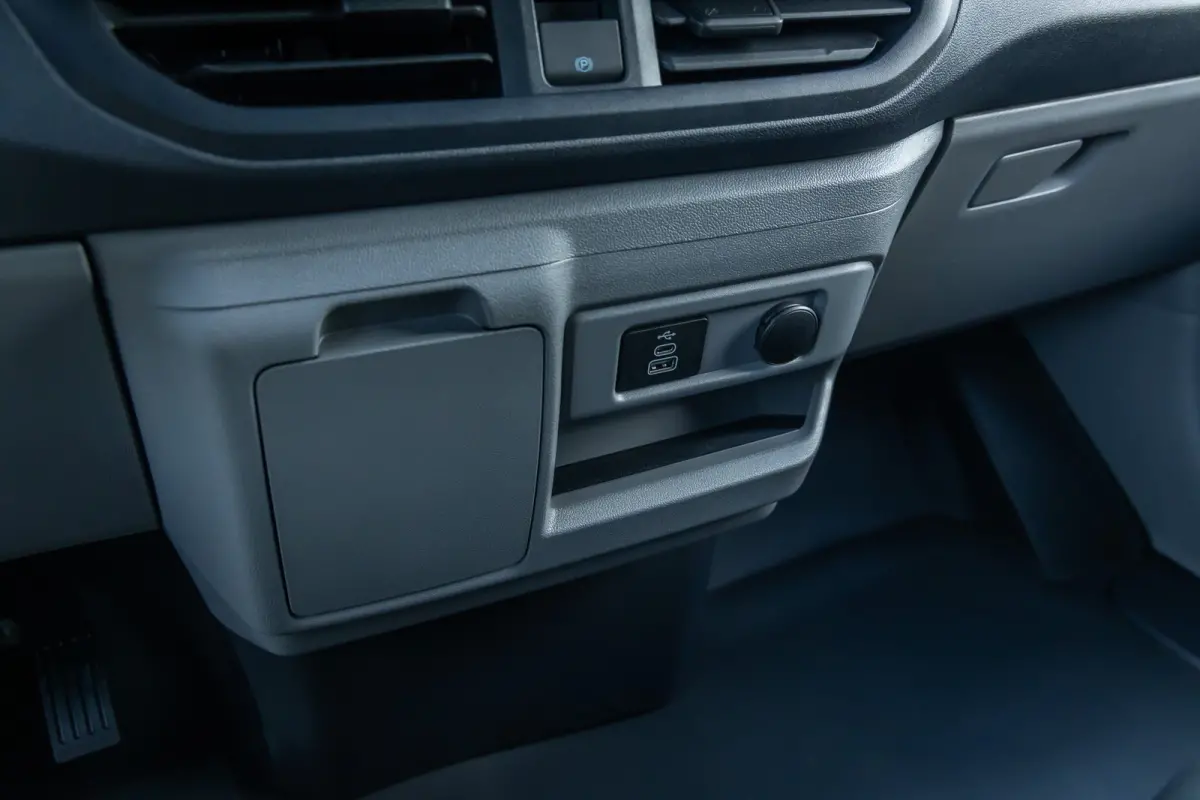 320 L1H1 Trend 71kWh 71kWH | Grotere Accu | Carplay | 2300kg trekgewicht |