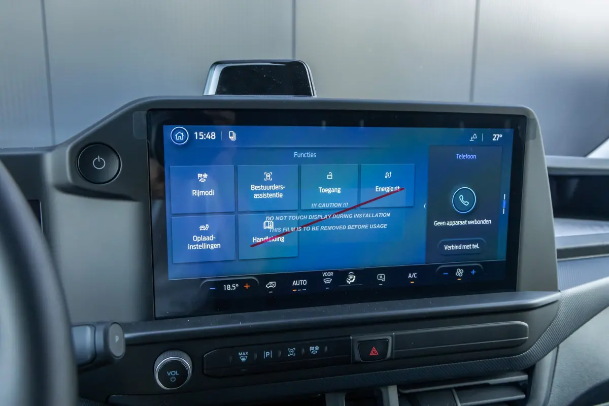 320 L1H1 Trend 71kWh 71kWH | Grotere Accu | Carplay | 2300kg trekgewicht |