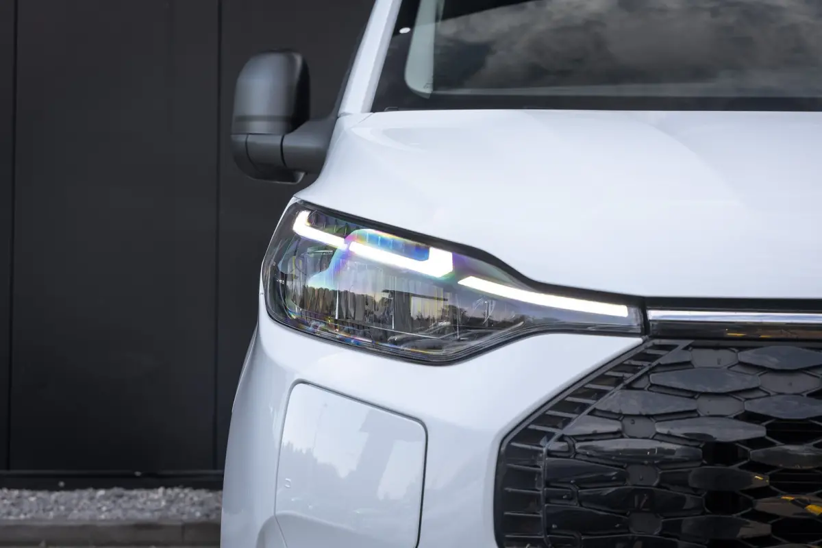 320 L1H1 Trend 71kWh 71kWH | Grotere Accu | Carplay | 2300kg trekgewicht |