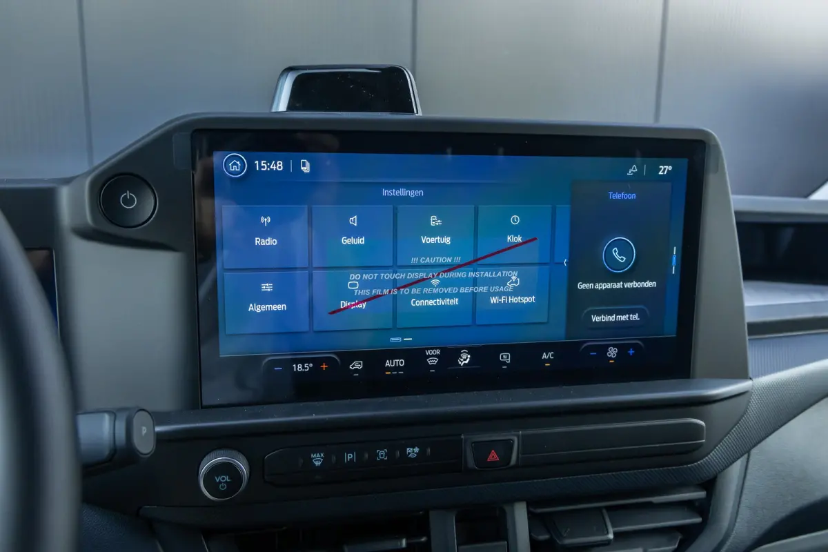 320 L1H1 Trend 71kWh 71kWH | Grotere Accu | Carplay | 2300kg trekgewicht |